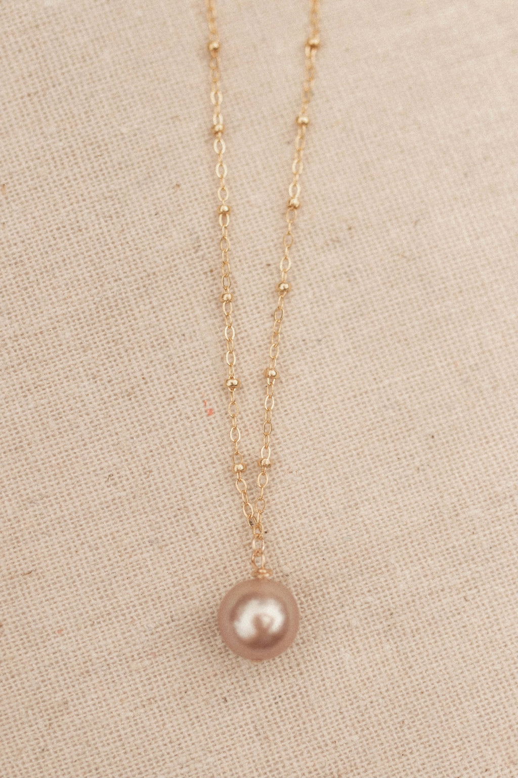 Ākala Momi Necklace - Edison Pearl Necklace